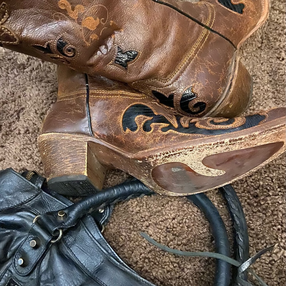 Corral Western Boots.  Beautiful black cutouts. - Picture 3 of 13